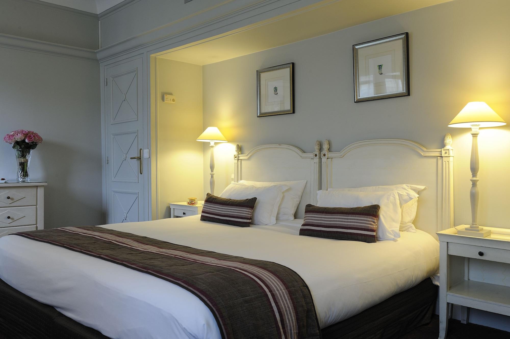 Royal Hotel Paris Champs Elysees Εξωτερικό φωτογραφία