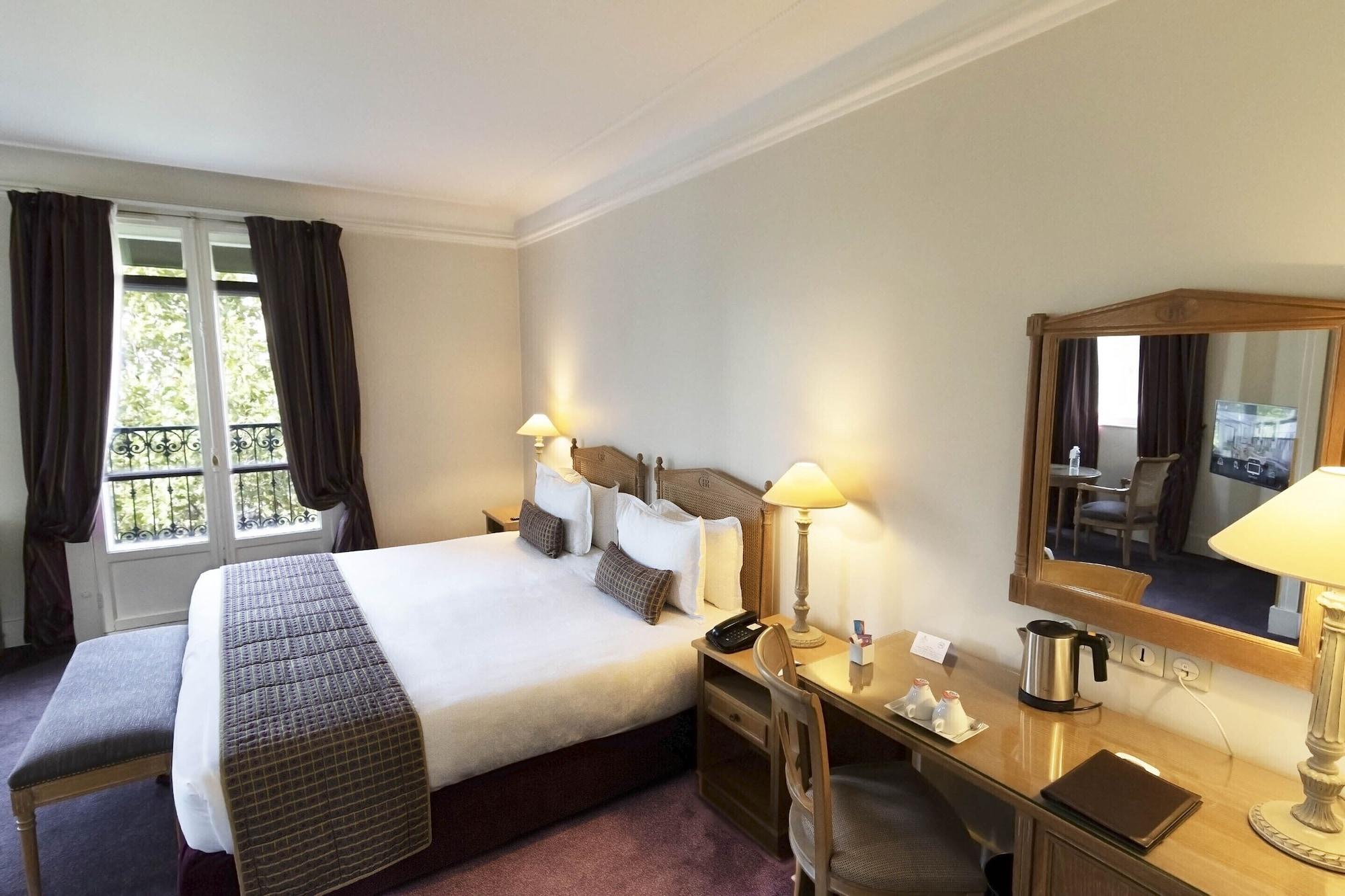 Royal Hotel Paris Champs Elysees Εξωτερικό φωτογραφία