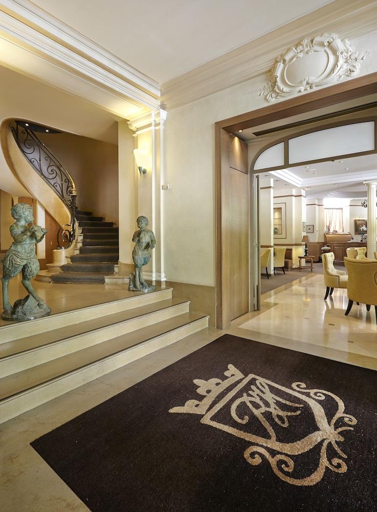 Royal Hotel Paris Champs Elysees Εξωτερικό φωτογραφία