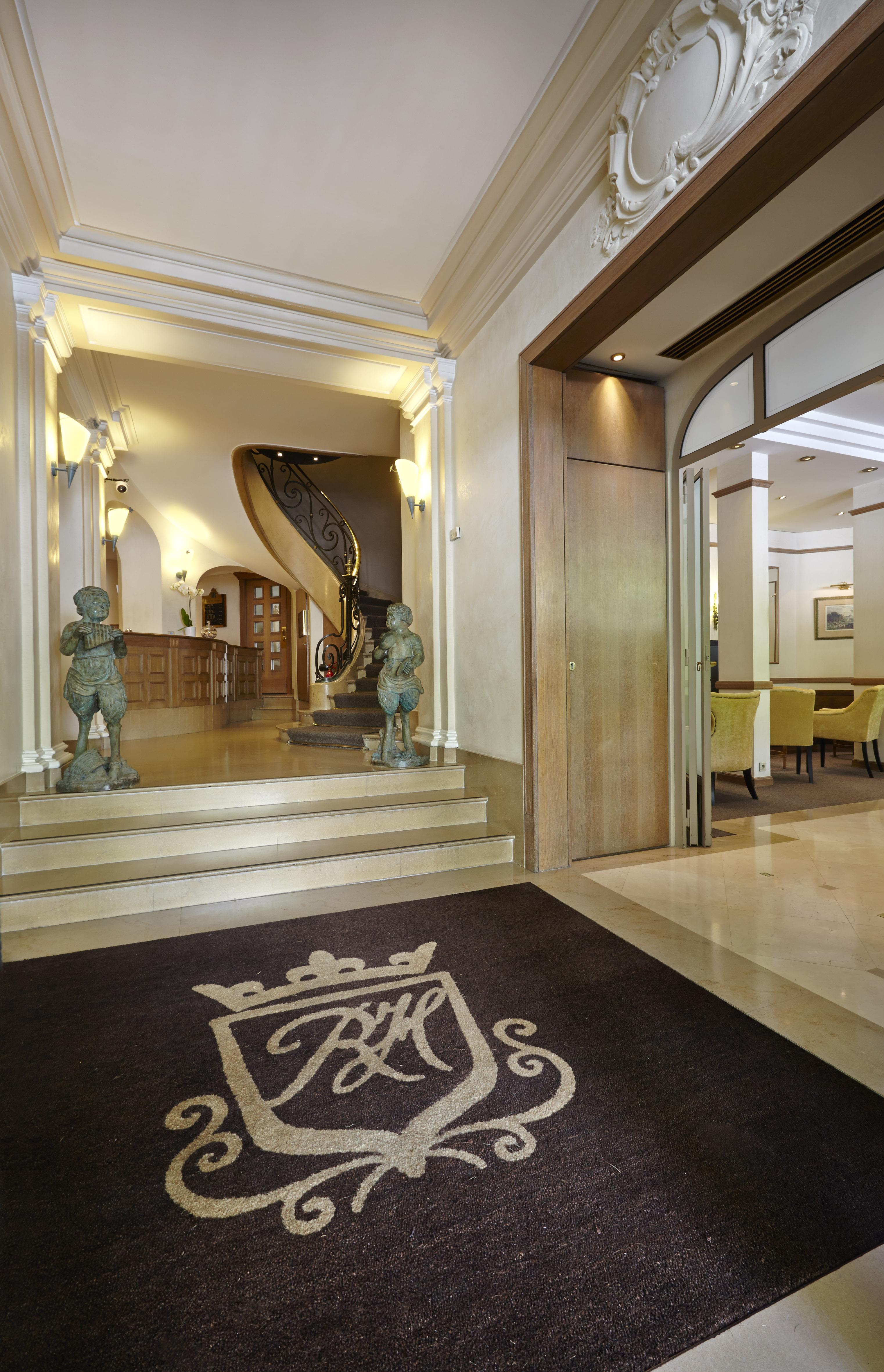 Royal Hotel Paris Champs Elysees Εξωτερικό φωτογραφία