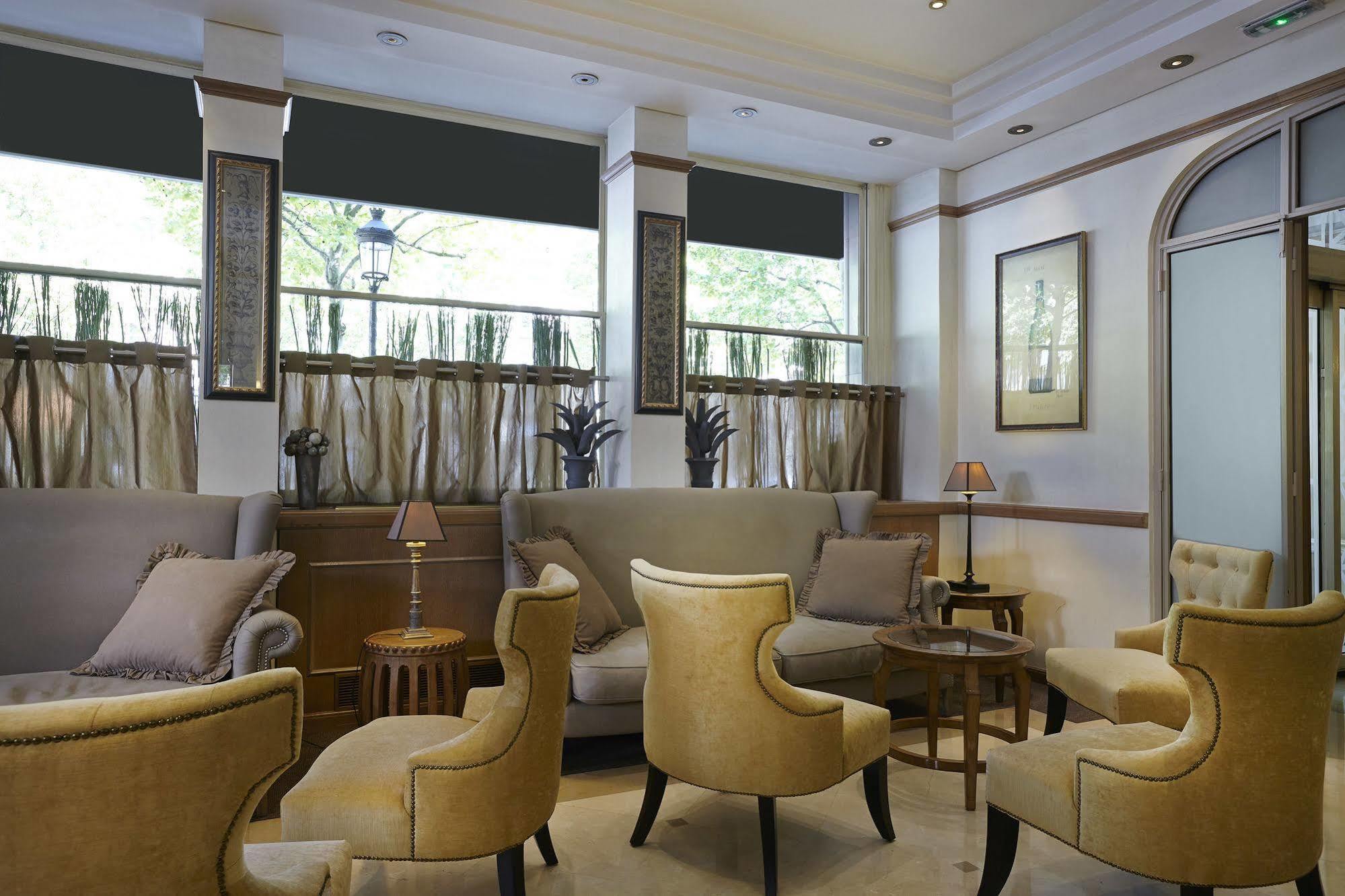 Royal Hotel Paris Champs Elysees Εξωτερικό φωτογραφία