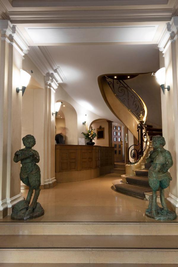 Royal Hotel Paris Champs Elysees Εξωτερικό φωτογραφία
