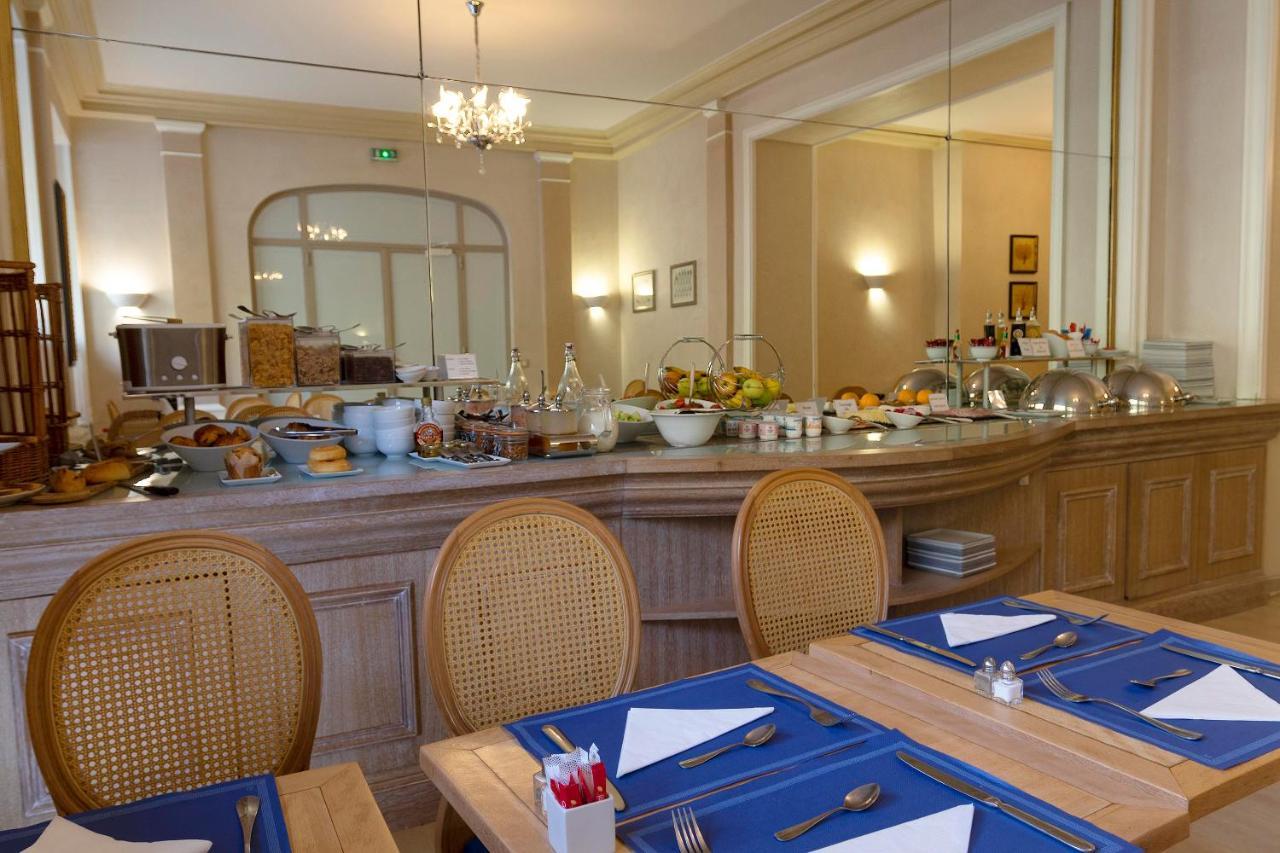 Royal Hotel Paris Champs Elysees Εξωτερικό φωτογραφία
